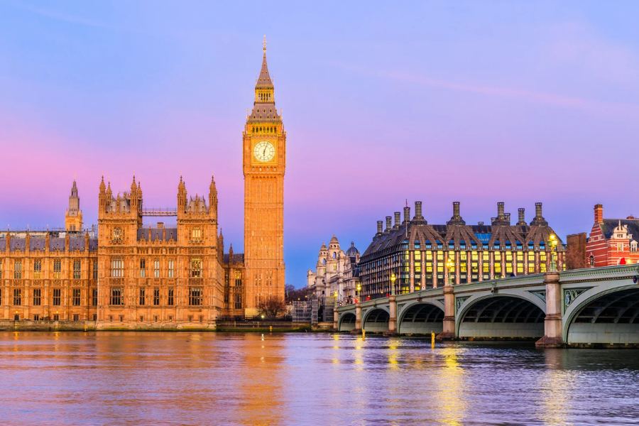 Londres, Royaume-Uni — Big Ben au crépuscule