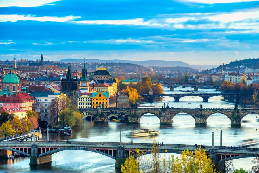 Prague, République tchèque — Les ponts sur la Vltava