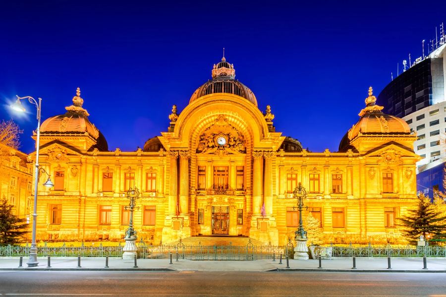 Bucarest, Roumanie — Palais illuminés